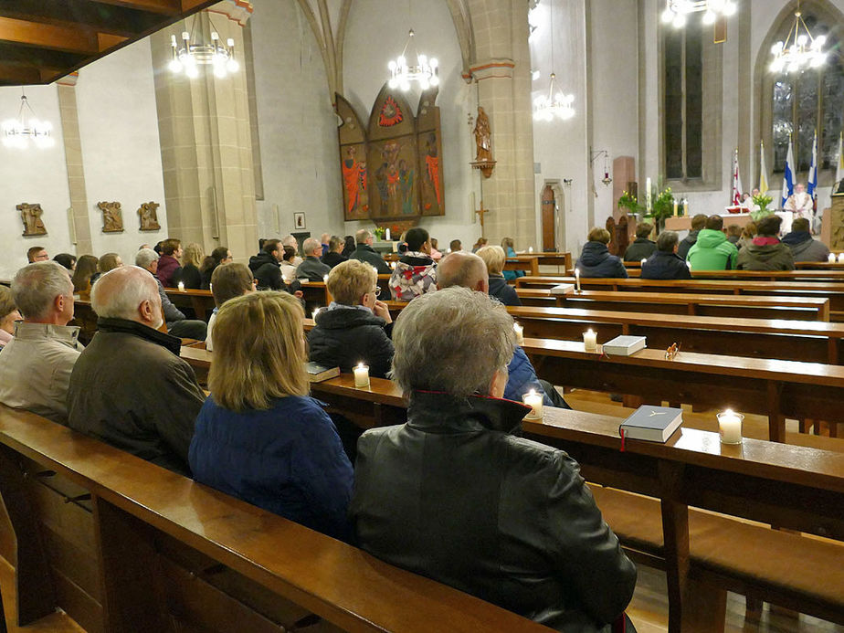 Lumen Christi - Auferstehungsmesse in St. Crescentius (Foto: Karl-Franz Thiede)